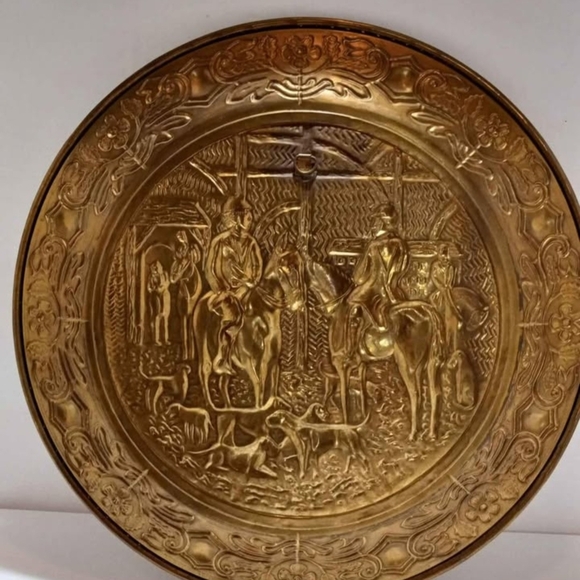 Vintage Copper Colored Decorative Hanging Plates - Picture 6 of 9